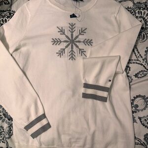 Tommy Hilfiger Women’s Cream Sweater with Gray Snowflake